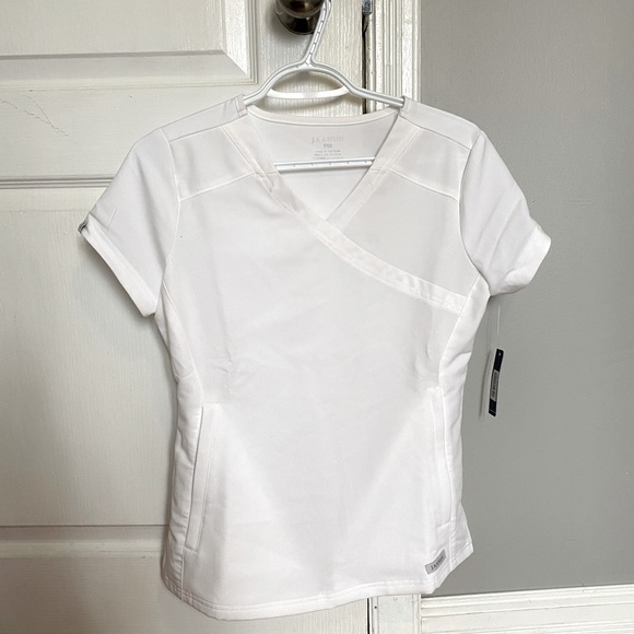 JAANUU scrub top - Picture 2 of 4